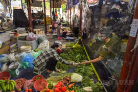 Bộ Công Thương đề nghị mở lại chợ dân sinh, khi 100% tiểu thương được tiêm 1 mũi vắc-xin