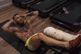 Conor McGregor hồi phục “thần kỳ” sau chấn thương nghiêm trọng tại UFC 264