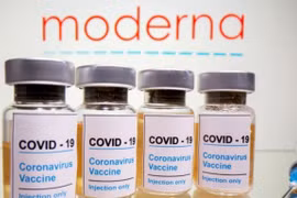 Moderna nói hiệu quả của vaccine COVID-19 giảm, cần liều tăng cường