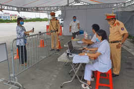Hà Nội: Trong 24 giờ, xử phạt 168 trường hợp vi phạm về phòng, chống dịch COVID-19