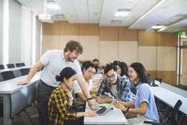 Đại học VinUni phát động Cuộc thi Giải bài toán kinh doanh toàn cầu