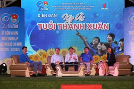 "Chỉ có khao khát và dại khờ, thanh niên mới có những trải nghiệm tuyệt vời”