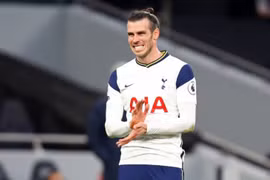 Cựu chân sút Peter Crouch khuyên CLB Tottenham ký hợp đồng với Gareth Bale