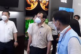 Bí thư TP. HCM: Mô hình thành lập khu cách ly F0 tại khu công nghiệp là điểm sáng, cần nhân rộng