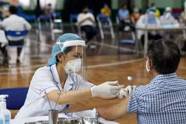 Ưu tiên các nguồn vaccine cho TPHCM và một số tỉnh, thành phố phía Nam
