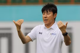 HLV Shin Tae-yong làm bình luận viên bóng đá
