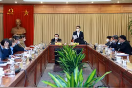 Khẩn trương đánh giá tác động toàn diện của dịch bệnh, đưa ra dự báo xu thế tương lai