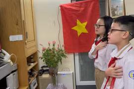 Hình ảnh ấn tượng về lễ khai giảng trực tuyến của học sinh Hà Nội