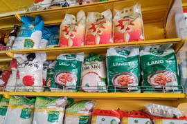 Vừa cam kết bán đúng giá, 2 cửa hàng Bách hóa xanh lại bị phát hiện bán hàng không đúng giá niêm yết
