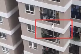 Tiêu điểm: Tai nạn trẻ em tại các chung cư: Trách nhiệm thuộc về ai?
