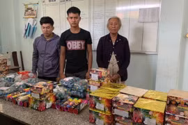 Bắt giữ 2 đối tượng vận chuyển hơn 30kg pháo lậu
