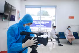 Nhà báo, phóng viên tham gia chống dịch nằm trong diện được nhận phụ cấp