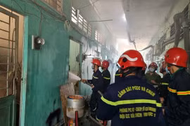 Cháy nhà xưởng, phòng trọ trên quốc lộ 50, nhiều tài sản bị thiêu rụi