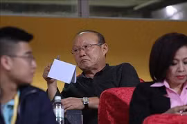 Thầy Park xuống Hải Phòng trực tiếp xem học trò thi đấu vòng 3 LS V.League 2021