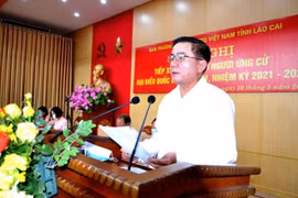 Chủ nhiệm Ủy ban Kiểm tra Trung ương Trần Cẩm Tú tiếp xúc cử tri tỉnh Lào Cai