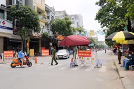 Tạm đình chỉ công tác Chủ tịch thị trấn Yên Lạc vì thiếu trách nhiệm trong phòng, chống dịch Covid-19