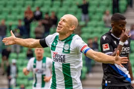 Arjen Robben ghi dấu ấn ngay lần đầu đá chính sau 238 ngày