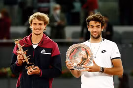 Tay vợt Alexander Zverev lội ngược dòng vô địch Madrid Open