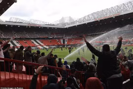 CLB Man Utd mất số tiền cực lớn vì "cuộc biểu tình"