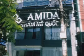 Nữ kế toán thẩm mỹ viện AMIDA dương tính Covid-19 đã dự 2 đám cưới tại Quảng Nam