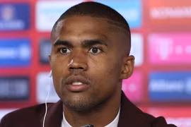 CLB Bayern Munich ra quyết định về tương lai Douglas Costa