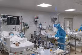 Chuyện trong Trung tâm Hồi sức tích cực bệnh nhân Covid-19 ở Long An