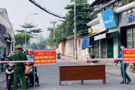TPHCM: Gỡ phong tỏa thêm 3 phường gần 120.000 dân