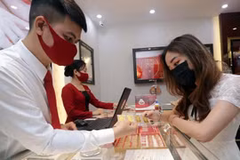 Giá vàng SJC bất ngờ giảm mạnh xuống ngưỡng 56,3 triệu đồng mỗi lượng