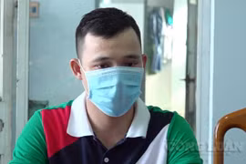 Nhìn người khác, một thanh niên bị đâm trọng thương