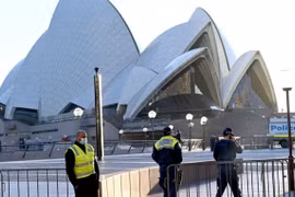 Australia: Ca nhiễm lập đỉnh, Sydney có thể bị phong toả nhiều tháng