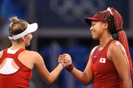 Tay vợt Naomi Osaka thua sốc, hết hy vọng giành HCV Olympic Tokyo 2020