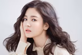Song Hye Kyo vẫn kiếm tiền khủng dù tụt xuống diễn viên hạng 2