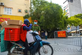 Hà Nội: Gần 7.000 shipper được phép hoạt động trong thời gian giãn cách