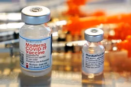 Hãng thông tấn Reuters: Vaccine ngừa COVID-19 không chứa graphene oxide
