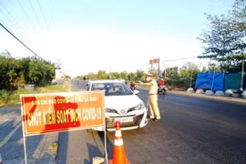 Thủ tướng yêu cầu không “ngăn sông cấm chợ” khi chống dịch COVID-19