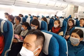Nghệ An: Tìm hành khách đi chung chuyến bay với 2 vợ chồng mắc Covid-19 ở Hà Tĩnh