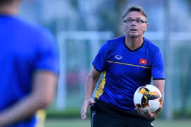 HLV Troussier dừng dẫn dắt đội tuyển U19 Việt Nam