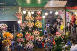 Một năm kinh tế buồn, quà tặng bình dân ngày 20/10 “chiếm sóng”