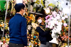 Hà Nội: Thị trường hoa tươi dịp 20/10 kém sôi động do xu hướng thắt chặt chi tiêu sau dịch