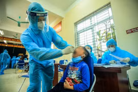Tất cả học sinh lớp 3E, trường Tiểu học Xuân Phương có xét nghiệm âm tính lần 2