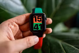 Apple Watch Series 6 phiên bản chống phân biệt chủng tộc ra mắt, giá từ 399 USD