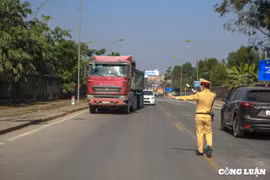 Hà Nội: Tăng cường xử lý vi phạm về quá khổ, quá tải dịp cuối năm