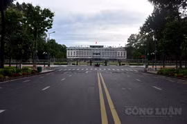 TP. HCM vắng lặng chưa từng thấy sau 18h