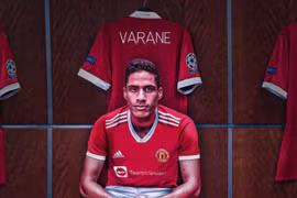 HLV Solskjaer lần đầu chia sẻ về tân binh Varane