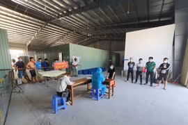 13 người nhập cảnh qua cửa khẩu nghi dương tính Covid-19