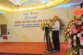 Độc đáo lễ ra mắt tuyển tập của 4 tác giả trong gia đình nhà văn, nhà báo Nguyễn Như Phong