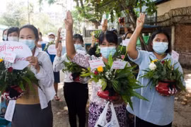 Những người phản đối cuộc đảo chính Myanmar thành lập chính phủ đoàn kết