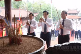 Phú Thọ: Thành kính dâng hương Đức Quốc Tổ Lạc Long Quân và Tổ Mẫu Âu Cơ