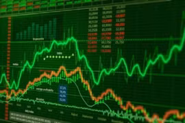 Chỉ số Vn-Index tiếp tục xác lập kỷ lục mới