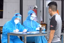 Hà Nội: Đảm bảo an toàn phòng chống dịch tại điểm test nhanh Covid-19 cho lái xe "luồng xanh"